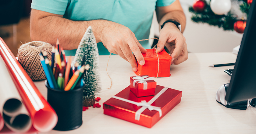 Should You Buy Gifts for Your Workers this Holiday Season?